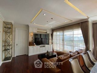 For rent 3 bedrooms condo in Ratchathewi, Bangkok