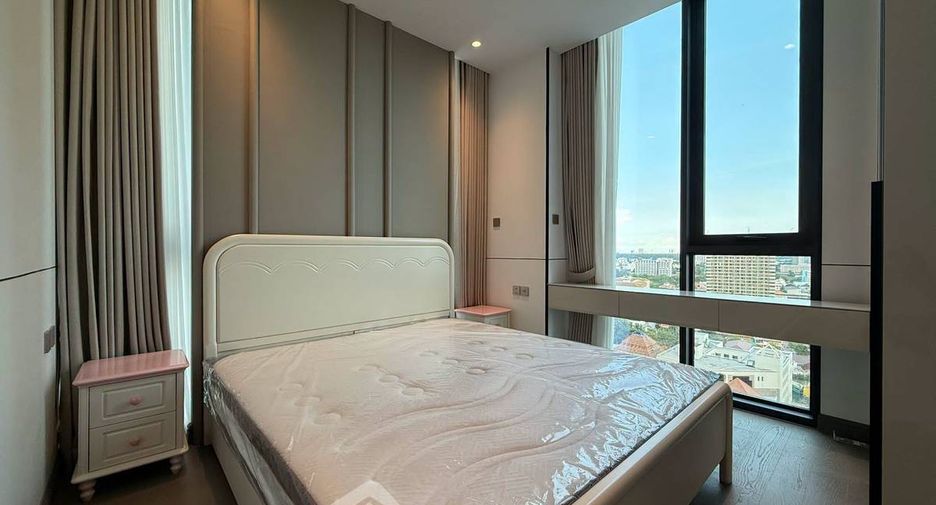 À louer 3 chambres condo à Sathon, Bangkok