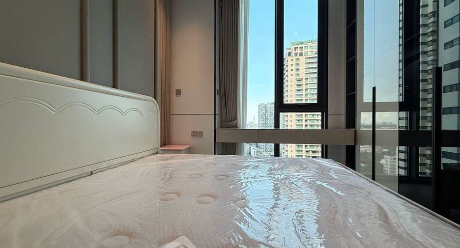 À louer 3 chambres condo à Sathon, Bangkok
