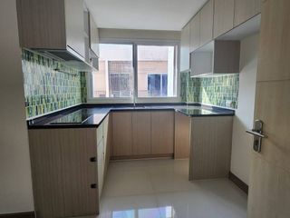 For sale 2 bedrooms condo in Phaya Thai, Bangkok