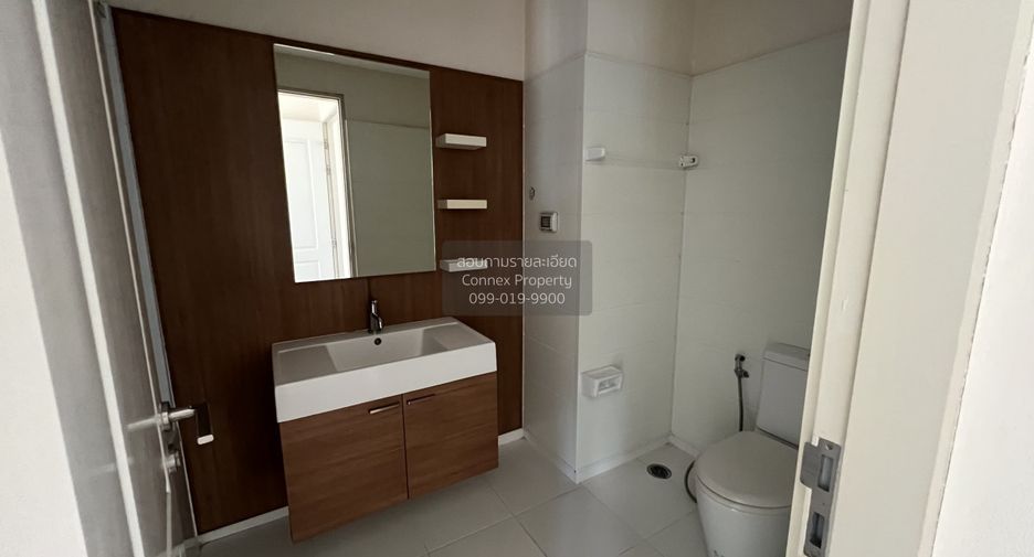 For rent 2 bedrooms condo in Khlong San, Bangkok