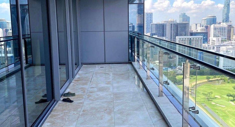 For sale 3 bedrooms condo in Pathum Wan, Bangkok