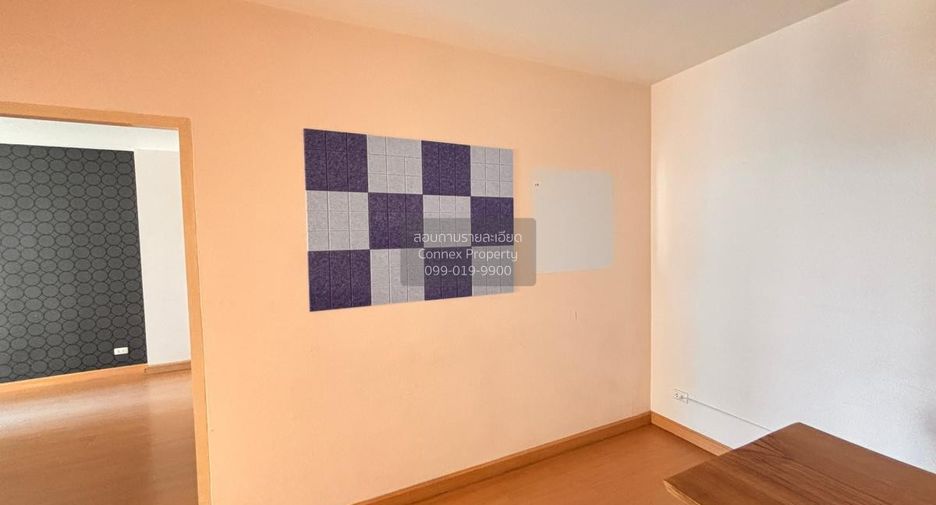 For rent 2 bedrooms condo in Thon Buri, Bangkok