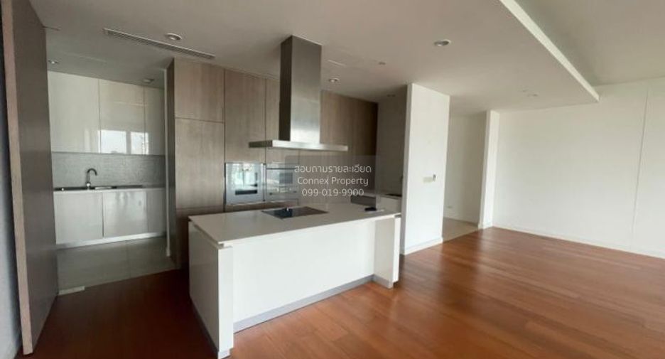 For rent 3 bedrooms condo in Pathum Wan, Bangkok