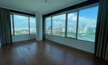 For rent 3 bedrooms condo in Pathum Wan, Bangkok