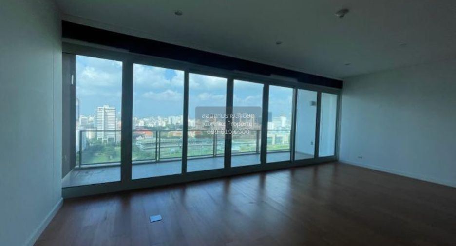 For rent 3 bedrooms condo in Pathum Wan, Bangkok