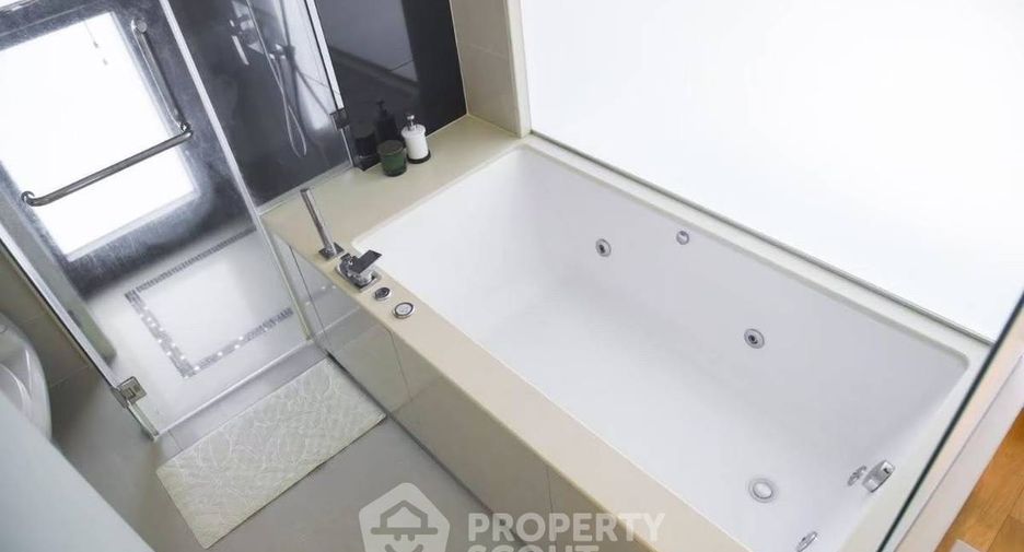 For rent and for sale 2 bedrooms condo in Sathon, Bangkok