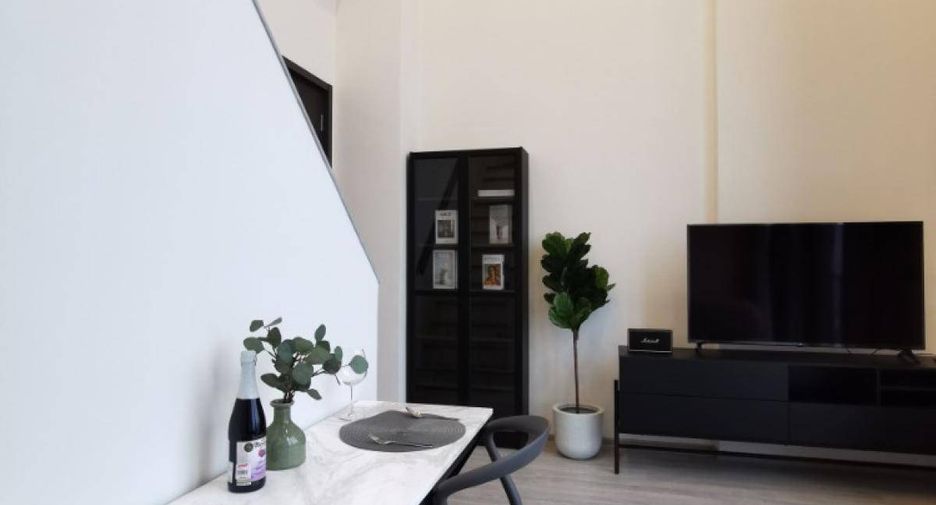 Wohnung zur Miete und zum Kauf mit 1 Zimmer in Phra Khanong, Bangkok