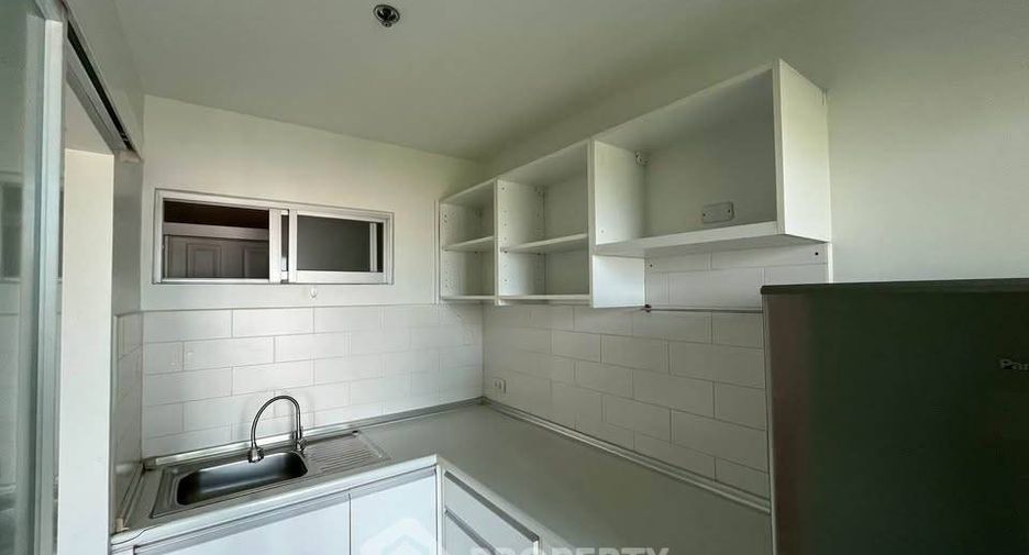 For sale 2 ベッドルーム condo in Huai Khwang, Bangkok