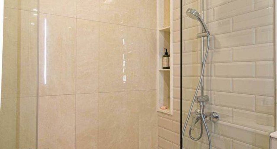 For sale 1 bed condo in Khlong Toei, Bangkok