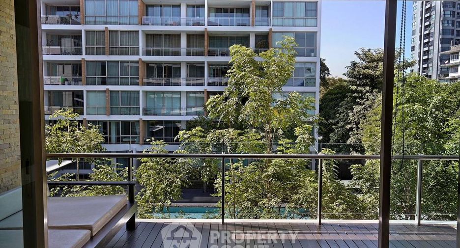 For sale 3 bedrooms condo in Khlong Toei, Bangkok