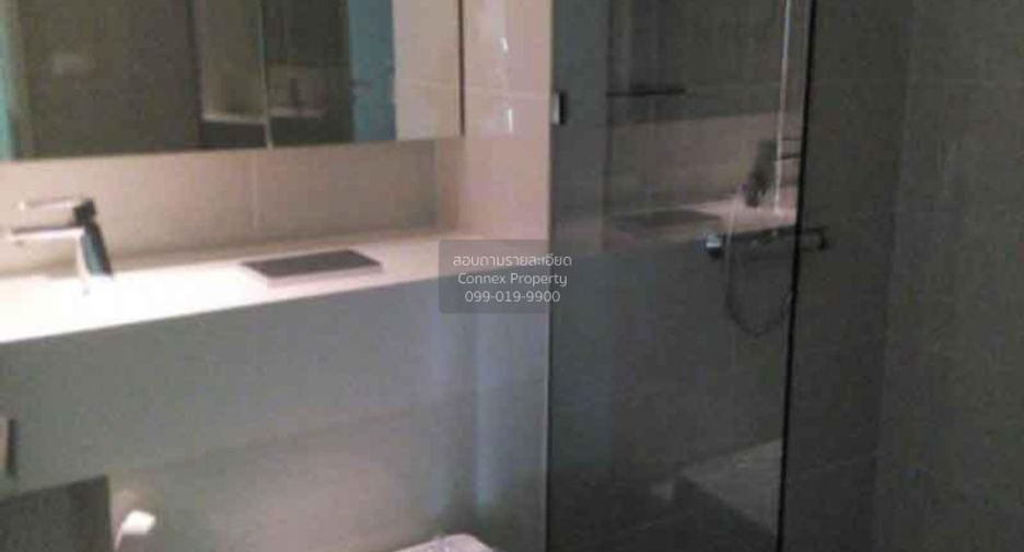 For rent 2 bedrooms condo in Bang Rak, Bangkok