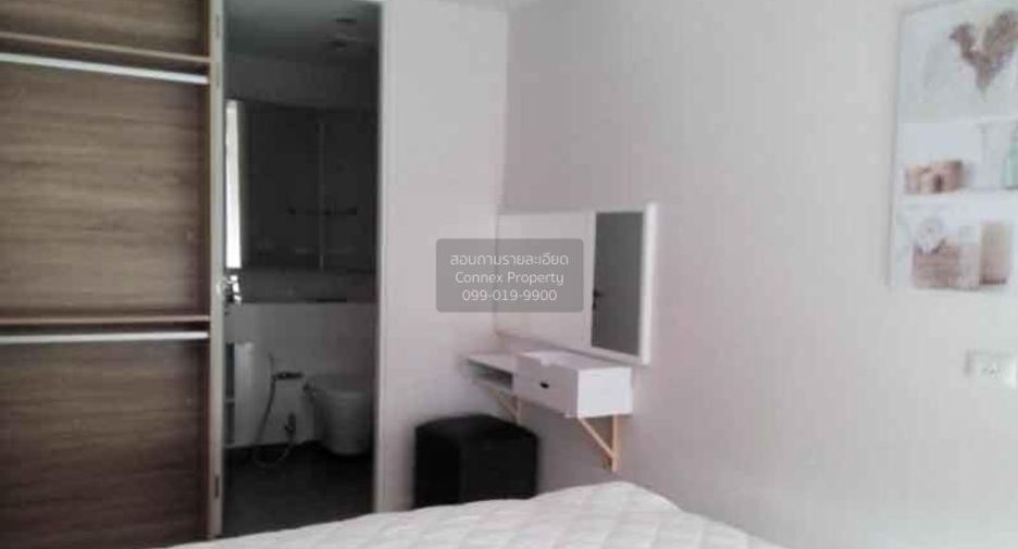 For rent 2 bedrooms condo in Bang Rak, Bangkok