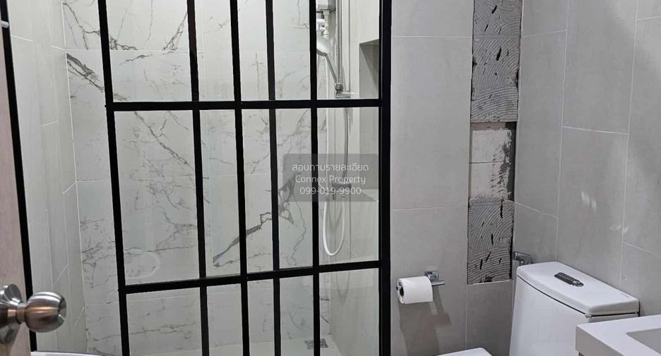 For rent 2 bedrooms condo in Bang Kapi, Bangkok