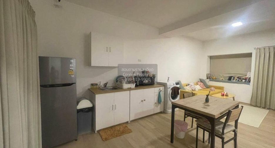 For rent 2 bedrooms townhouse in Phra Samut Chedi, Samut Prakan