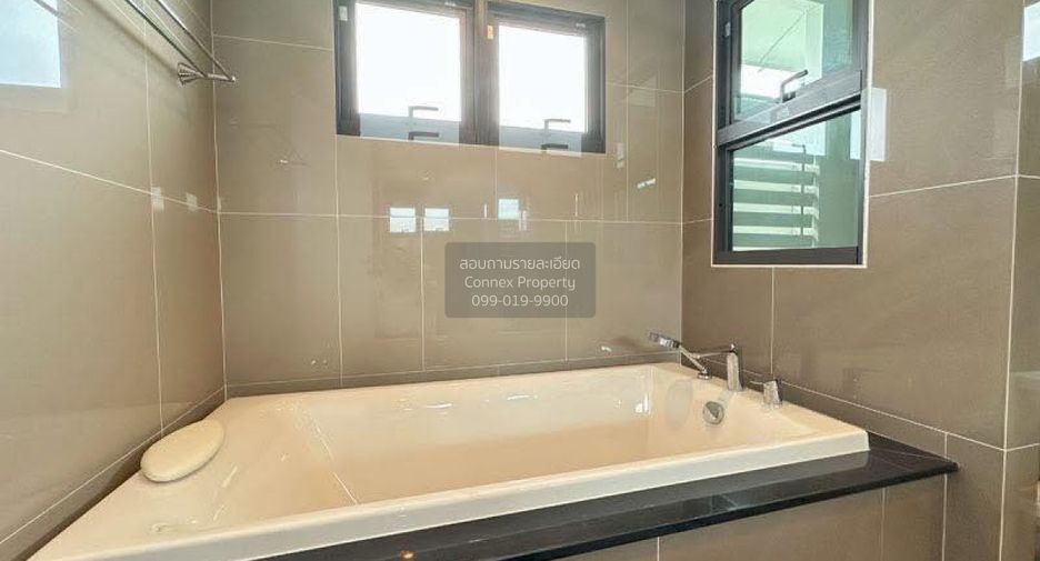 For rent 4 ベッドルーム house in Bang Khae, Bangkok
