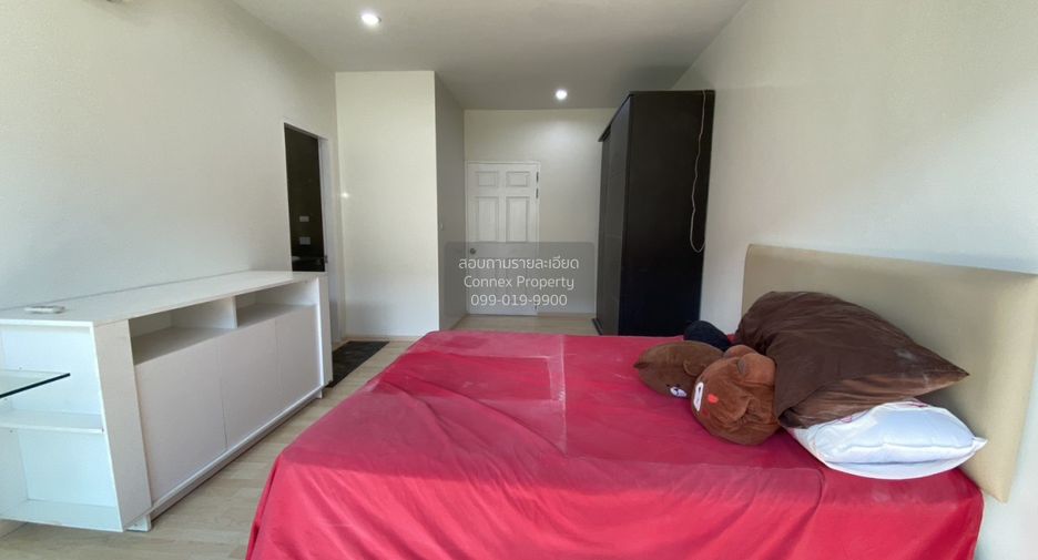 For rent 3 bedrooms townhouse in Suan Luang, Bangkok