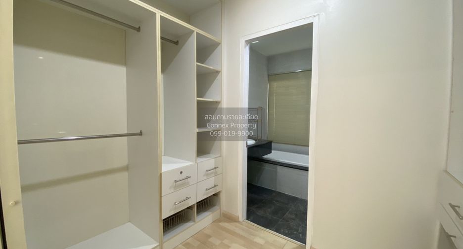 For rent 3 bedrooms townhouse in Suan Luang, Bangkok