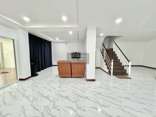 For rent 3 bedrooms townhouse in Bang Kapi, Bangkok
