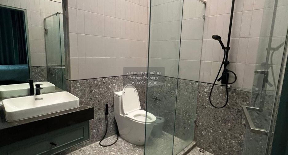For rent 4 bedrooms townhouse in Wang Thonglang, Bangkok