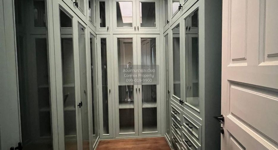 For rent 4 bedrooms townhouse in Wang Thonglang, Bangkok