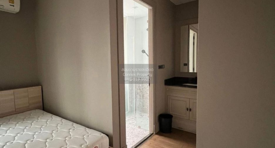 For rent 4 bedrooms townhouse in Wang Thonglang, Bangkok