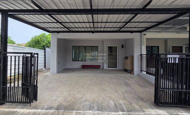 出租 3 卧室 联排别墅 在 Suan Luang, 曼谷