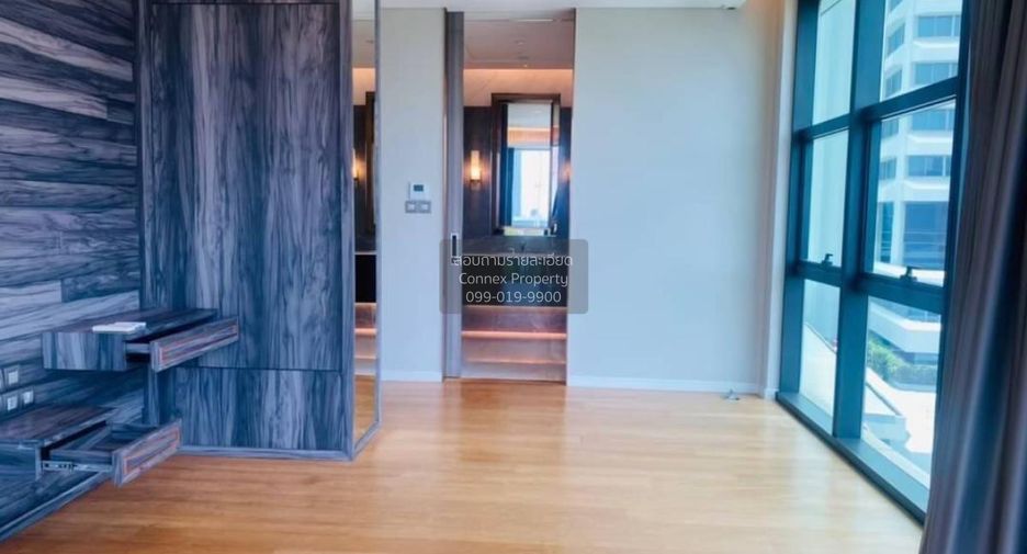 For rent 2 bedrooms condo in Pathum Wan, Bangkok