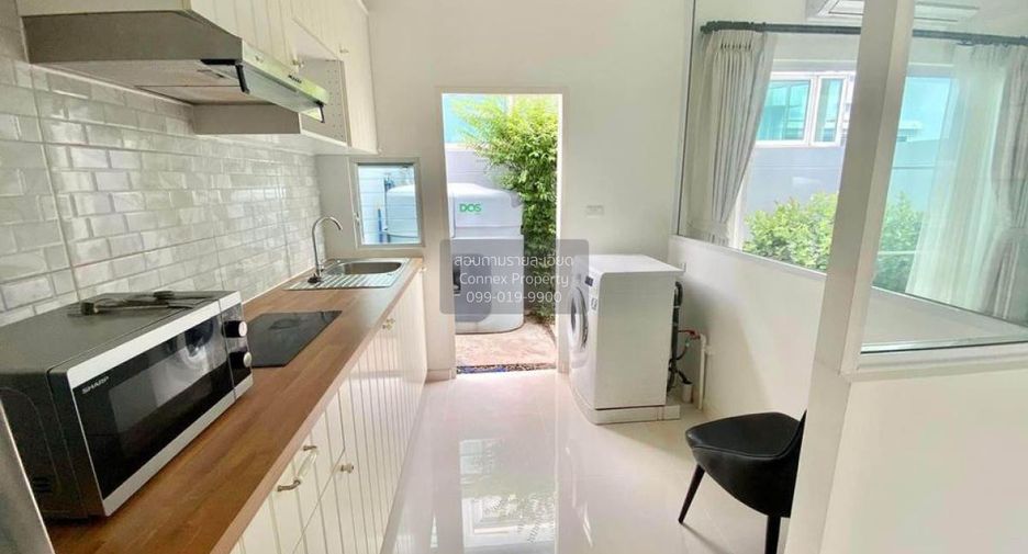 For rent 3 bedrooms townhouse in Prawet, Bangkok