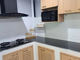 Аренда 3 спальни таунхаус в Лат Крабанг, Бангкок