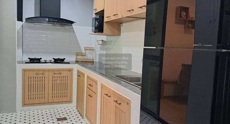 For rent 3 ベッドルーム townhouse in Lat Krabang, Bangkok