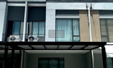 For rent 3 bedrooms townhouse in Bang Phli, Samut Prakan