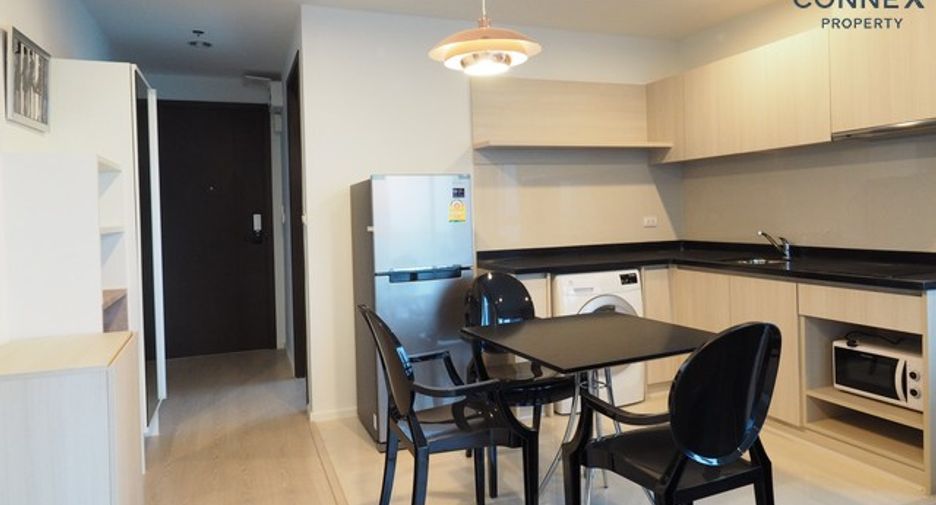 For rent 2 bedrooms condo in Sathon, Bangkok