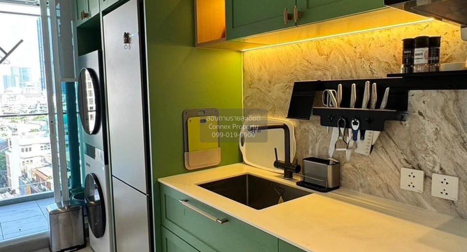 For rent 2 bedrooms condo in Bang Rak, Bangkok
