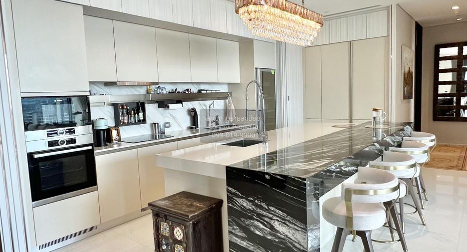 Wohnung zur Miete mit 4 Zimmer in Pathum Wan, Bangkok