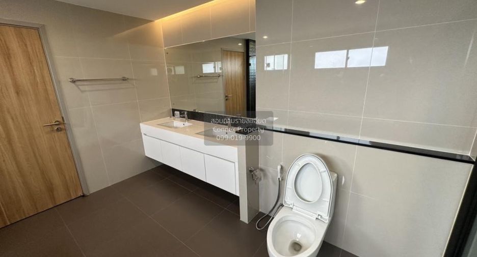 Haus zur Miete mit 5 Zimmer in Don Mueang, Bangkok