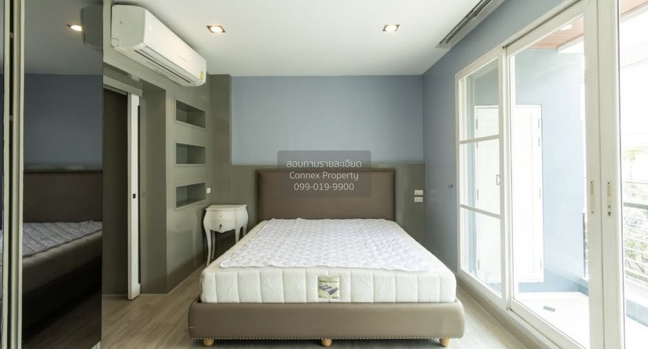 For rent 3 bedrooms townhouse in Wang Thonglang, Bangkok