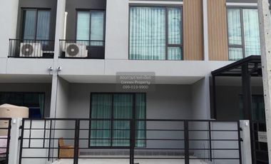 For rent 3 bedrooms townhouse in Bang Phli, Samut Prakan