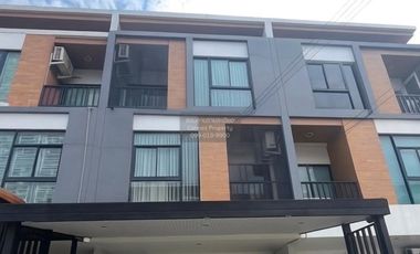 For rent 2 bedrooms townhouse in Min Buri, Bangkok
