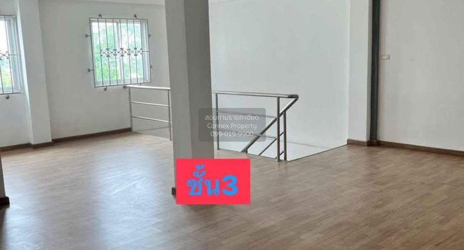 For rent 3 ベッドルーム retail Space in Phasi Charoen, Bangkok