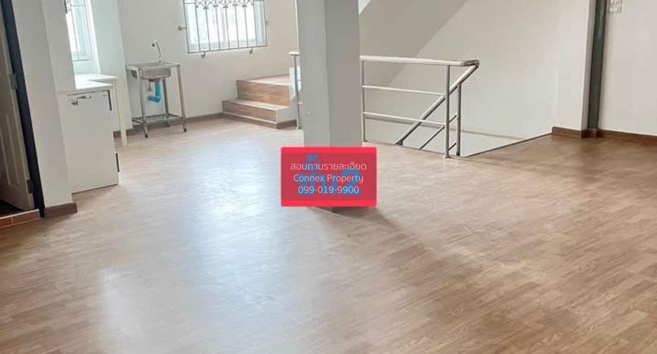 For rent 3 ベッドルーム retail Space in Phasi Charoen, Bangkok