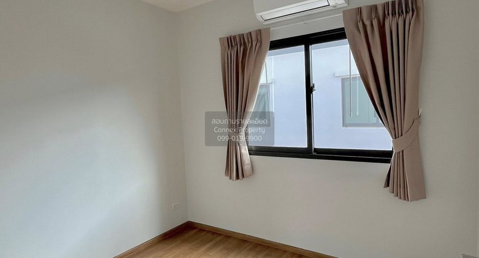 For rent 3 bedrooms townhouse in Bang Phli, Samut Prakan