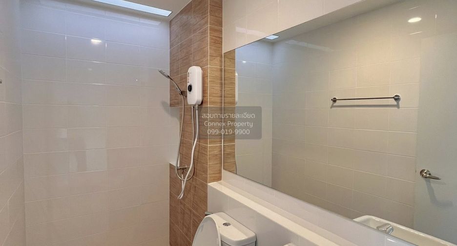 For rent 3 bedrooms townhouse in Bang Phli, Samut Prakan