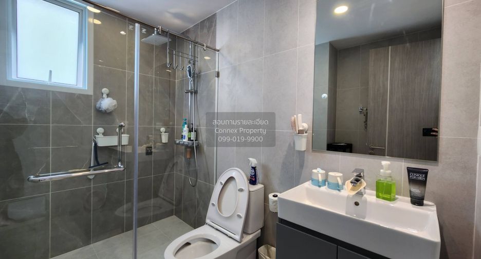 For rent 2 bedrooms condo in Bang Rak, Bangkok