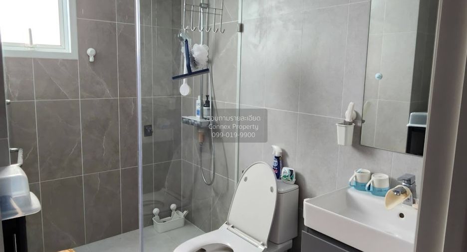 For rent 2 bedrooms condo in Bang Rak, Bangkok