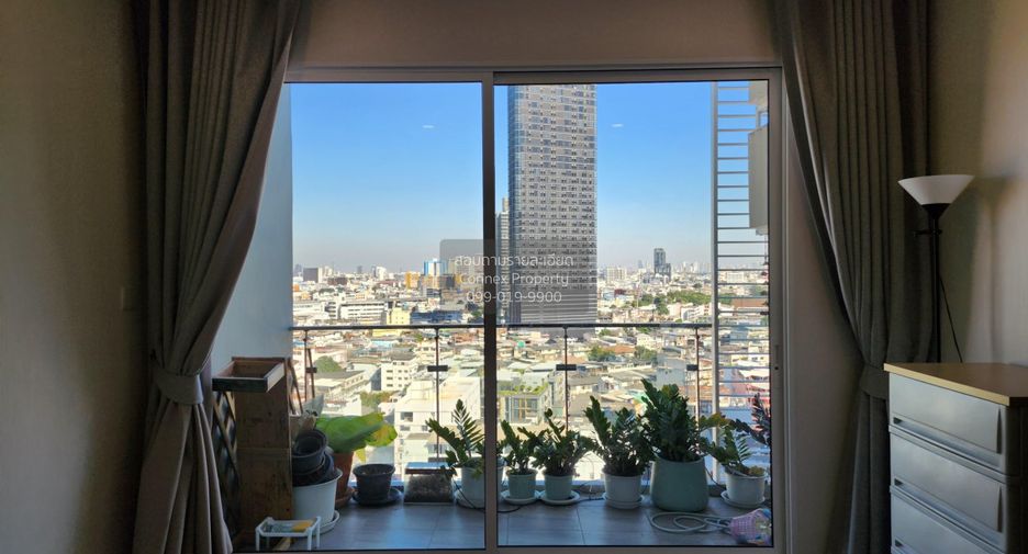 For rent 2 bedrooms condo in Bang Rak, Bangkok