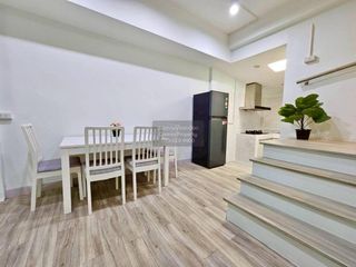 Reihenhaus zur Miete mit 2 Zimmer in Phra Khanong, Bangkok