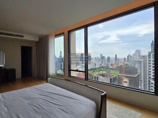 For rent 4 bedrooms condo in Pathum Wan, Bangkok