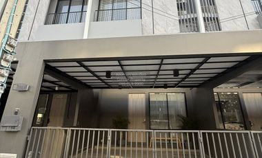 For rent 4 bedrooms townhouse in Pak Kret, Nonthaburi