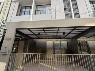 For rent 4 bedrooms townhouse in Pak Kret, Nonthaburi